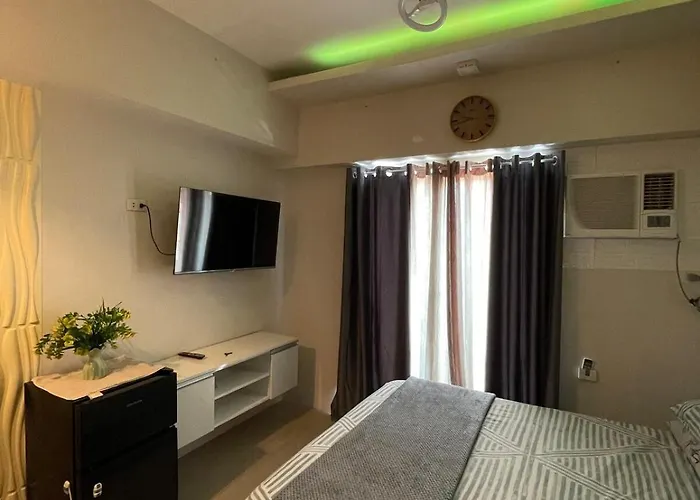 La Maria - Queen Bed With Queen Pull-out Bed With Balcony, Across Sm