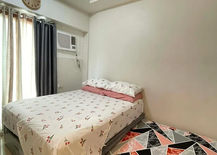 La Maria - Queen Bed With Queen Pull-out Bed With Balcony, Across Sm Cebu